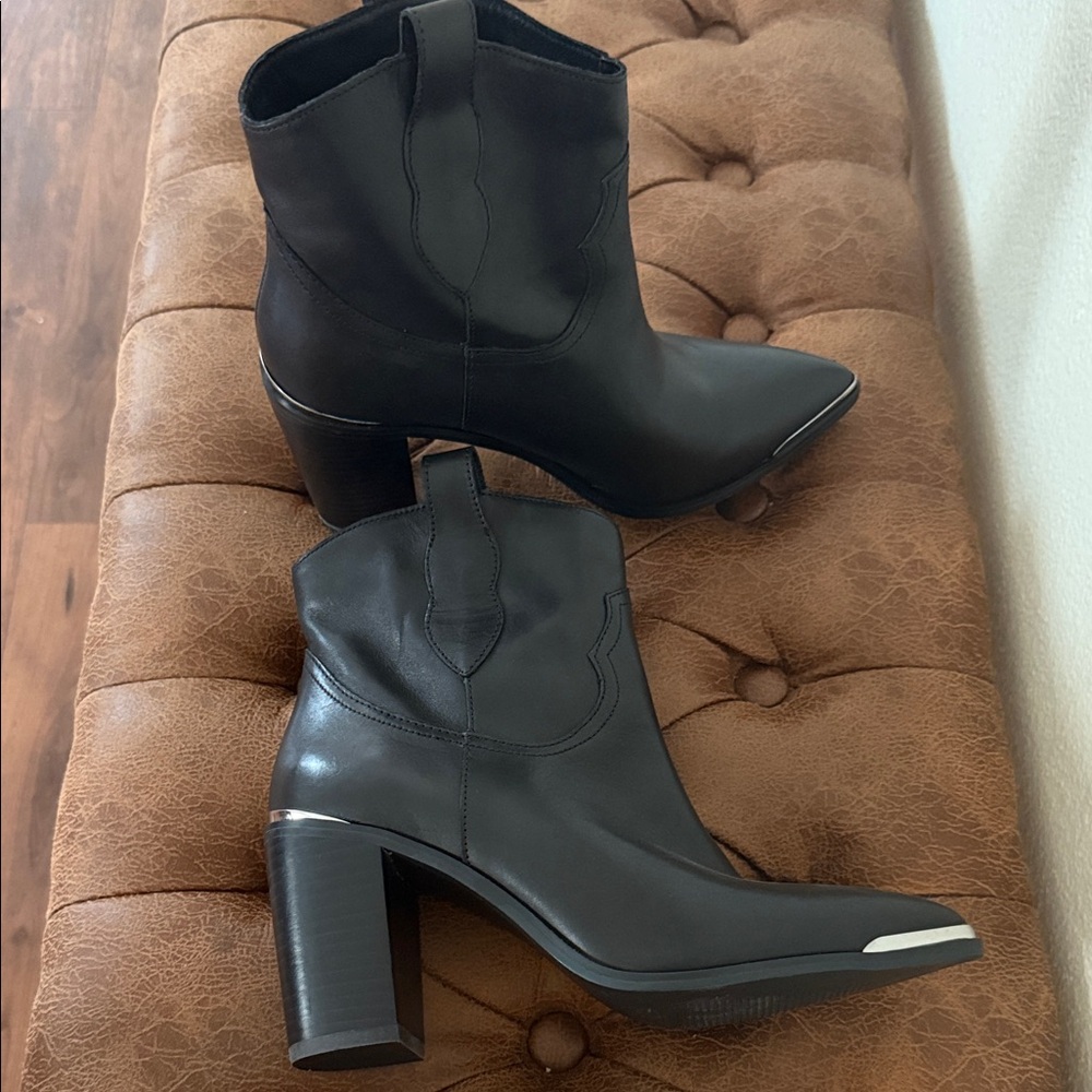 Steve Madden Black Leather Ankle Boots